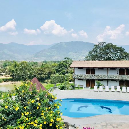 Hosteria Tierra Dorada Yantzaza Εξωτερικό φωτογραφία