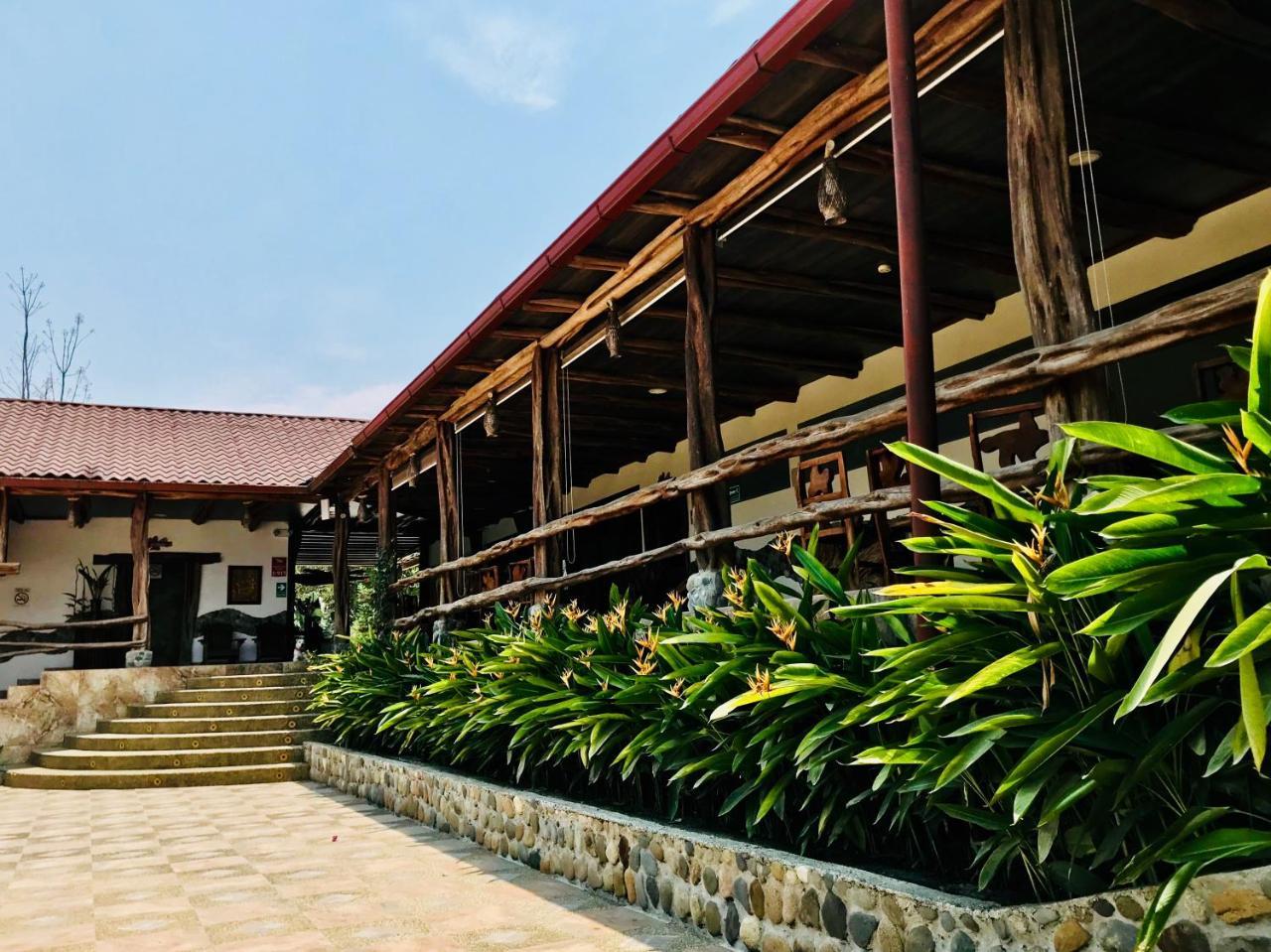 Hosteria Tierra Dorada Yantzaza Εξωτερικό φωτογραφία