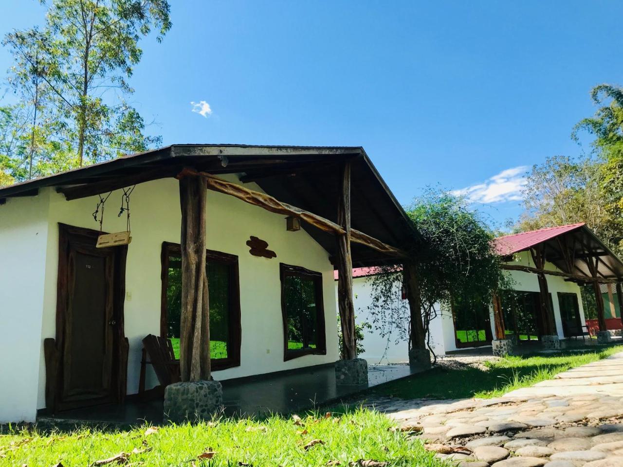 Hosteria Tierra Dorada Yantzaza Εξωτερικό φωτογραφία