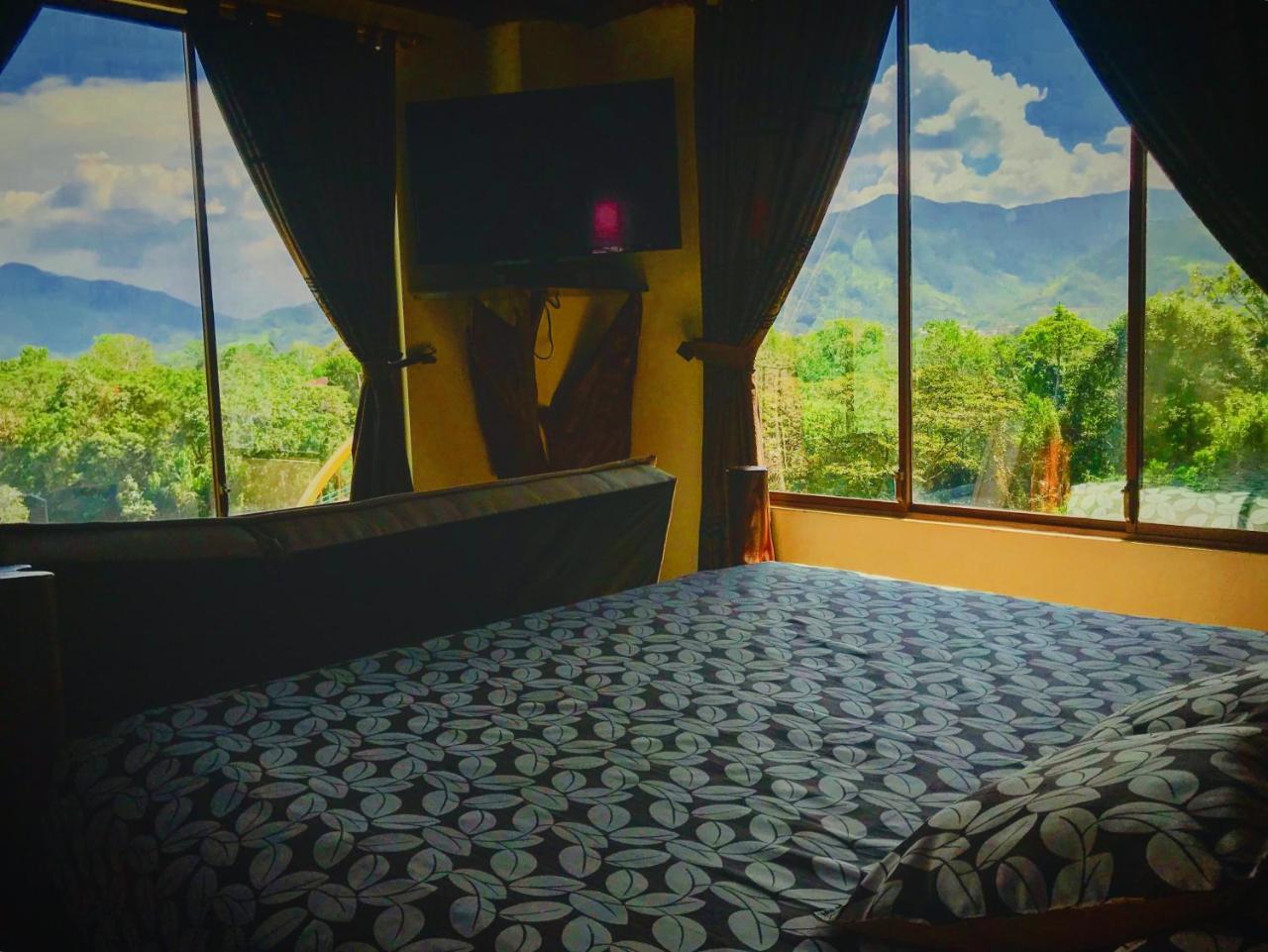 Hosteria Tierra Dorada Yantzaza Εξωτερικό φωτογραφία