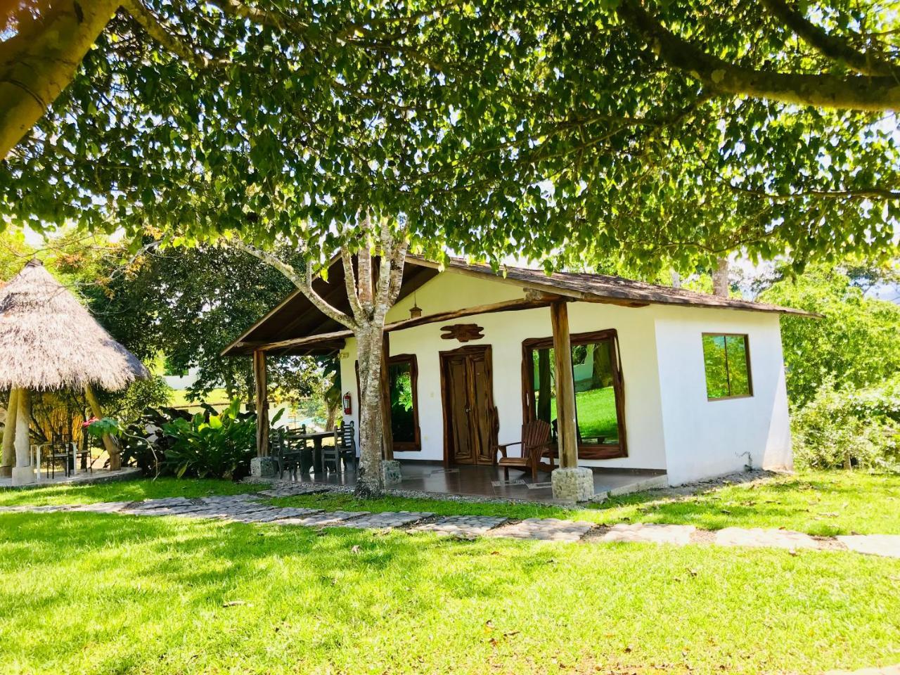 Hosteria Tierra Dorada Yantzaza Εξωτερικό φωτογραφία