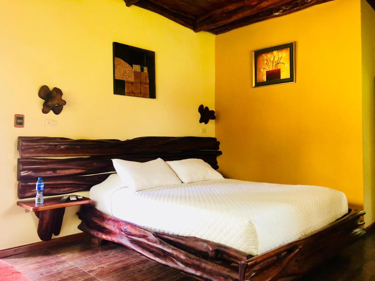 Hosteria Tierra Dorada Yantzaza Εξωτερικό φωτογραφία